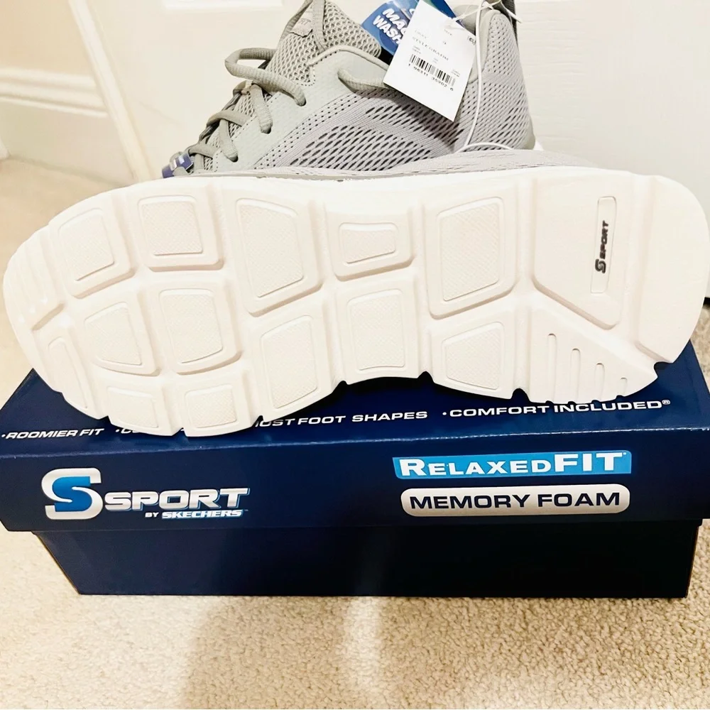 Skechers Men’s Grahm Sneakers in size 9 NWB
